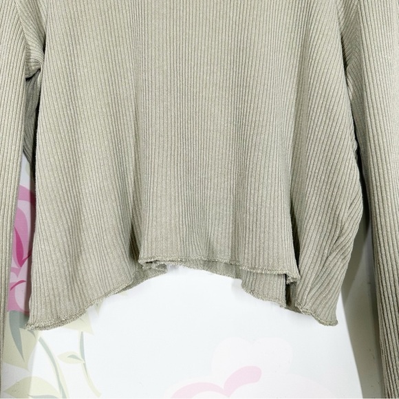 Wilfred Free Olive Green Ribbed Turtleneck Crop Top M - Picture 2 of 7